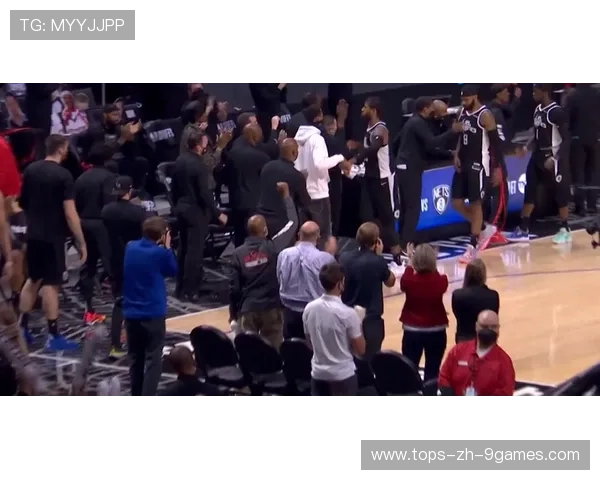 球迷投票裁决：谁该为快船滑坡背锅？